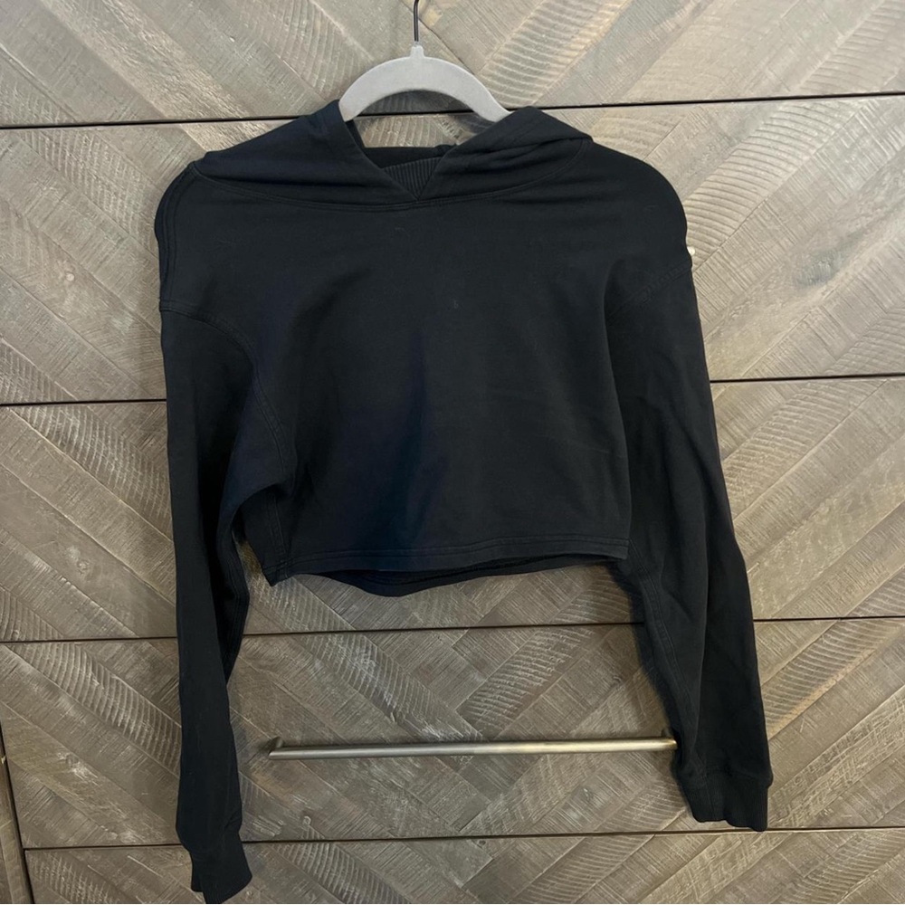 Cropped lululemon hoodie